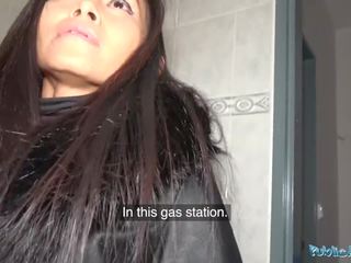 Offentlig ombud fabulous thailändska särdrag körd hård i turned på gas station toalett fan