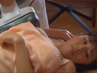 Japonesa a trair esposa obter massagem caralho infornt de sua marido.