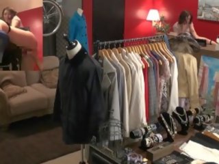 Risky julkinen seksi klipsi sisään japanilainen vaatteet kauppa kanssa tsubasa hachino