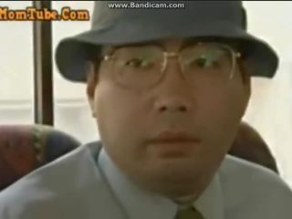 Ado asiatique effectuer multiple branlette sur la autobus