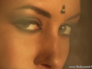 Attractive beauty from India Dancing Away, HD xxx video 4a
