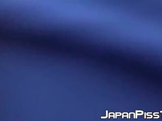Japanilainen cuties salama karvainen pussies aikana julkinen pissaa | xhamster
