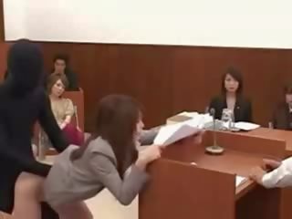 Japońskie miód lawyer dostaje pieprzony przez za niewidzialny człowiek