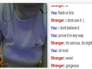 Moderate on omegle showing all her body and playing wi